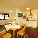 מלון Haus Hubertus 2*