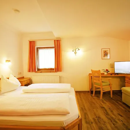 מלון Haus Hubertus 2*